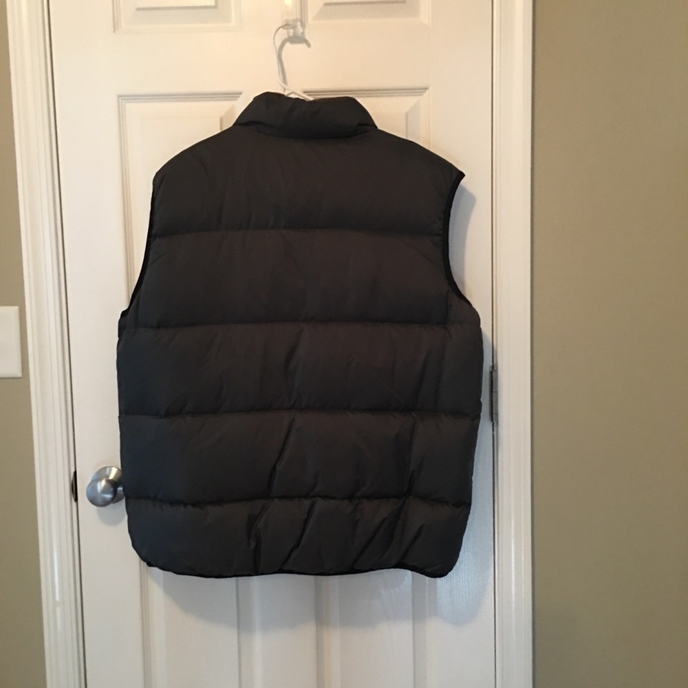 Reversible Gap Vest Excellent Condition - image 3